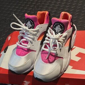 Nike Kids White and Hot Pink Air Huarache Sneakers